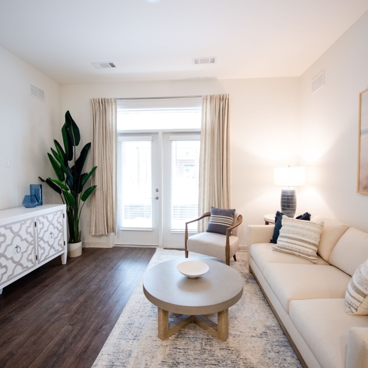 rebeccawardphoto encore model 63 scaled